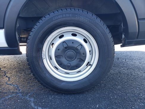 Used 2019 Ford Transit 250 image 9