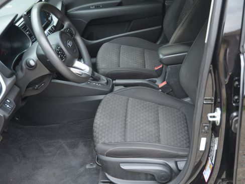 Used 2020 Kia Rio S Hatchback FWD image 9