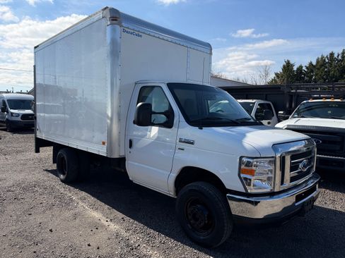 Used 2019 Ford E-350 and Econoline 350 image 6
