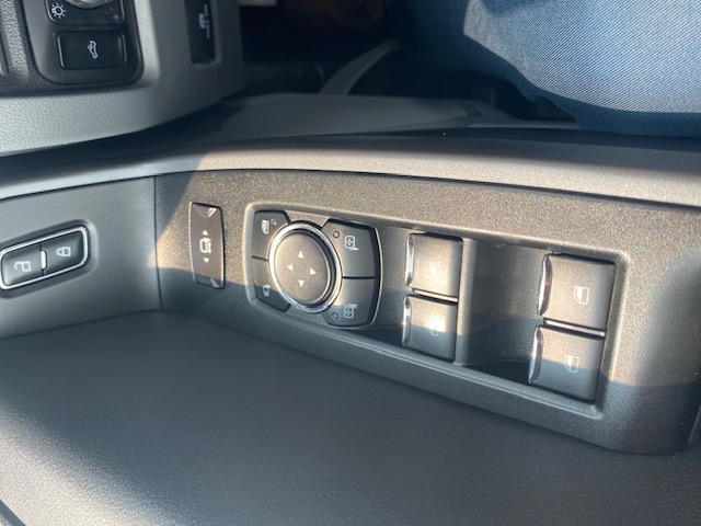 Used 2025 Ford F350 4x4 Crew Cab Super Duty image 14