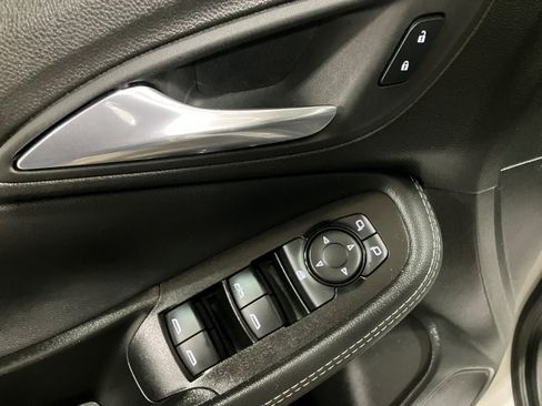 Used 2022 Buick Encore GX Preferred image 9