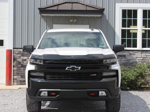Used 2020 Chevrolet Silverado 1500 LT Trail Boss image 2