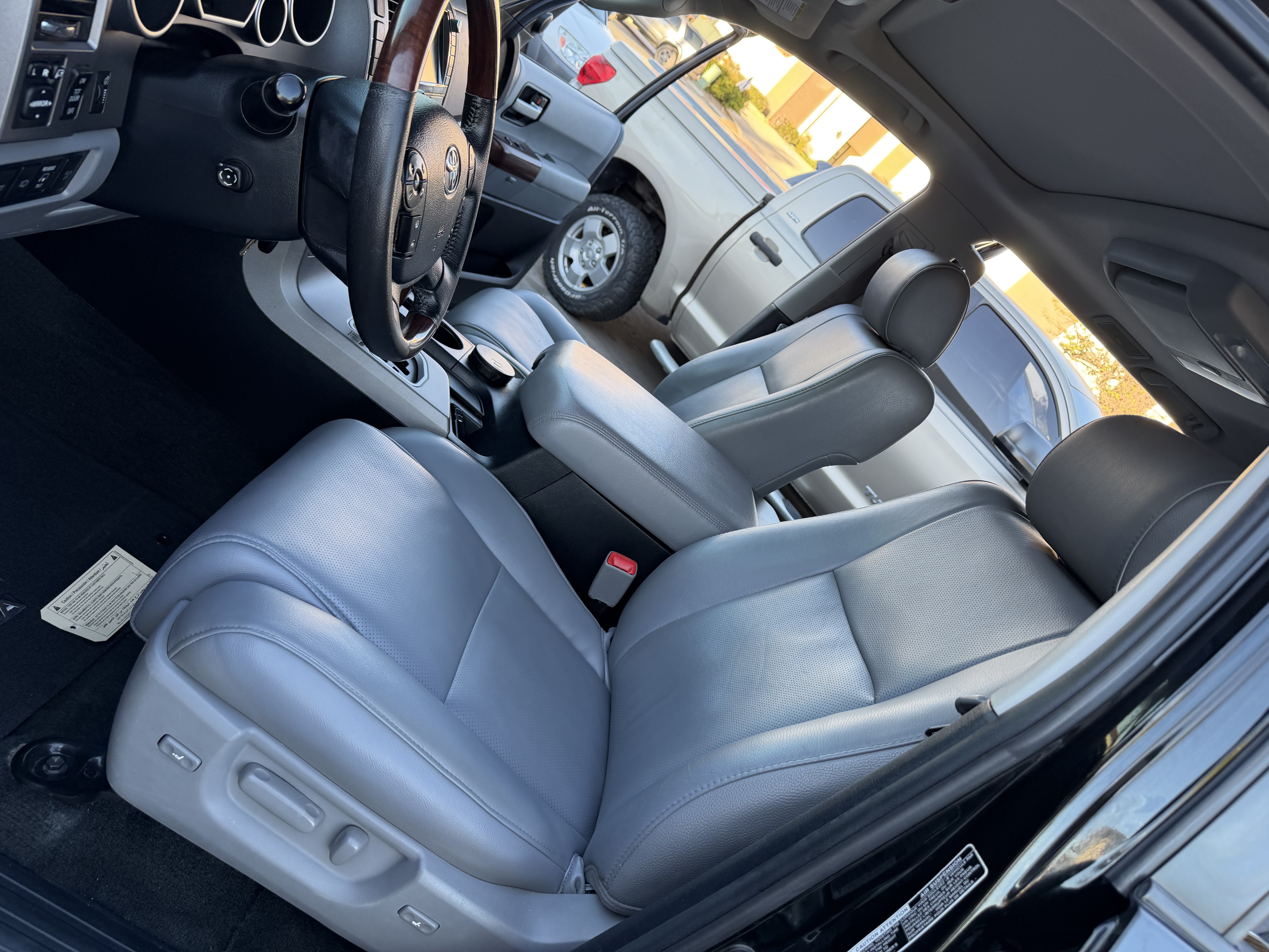 Used 2012 Toyota Sequoia Platinum AWD/4WD image 17