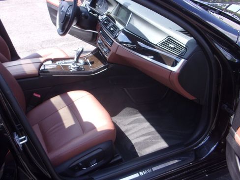 Used 2014 BMW 528i xDrive Sedan AWD/4WD image 26