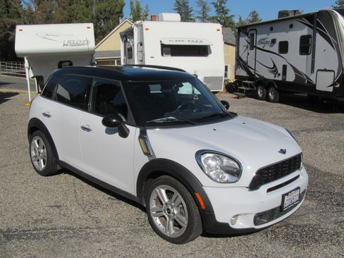 Used 2011 MINI Cooper Countryman S image 1