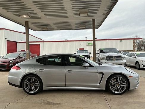 Used 2016 Porsche Panamera 4 Platinum Edition image 4