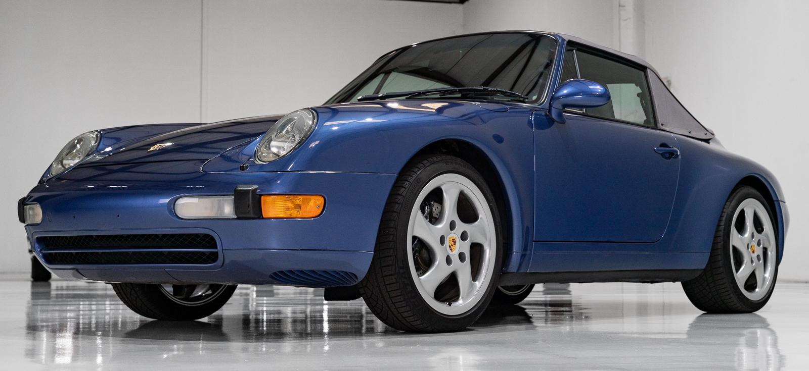 Used 1997 Porsche 911 Carrera Cabriolet RWD image 37