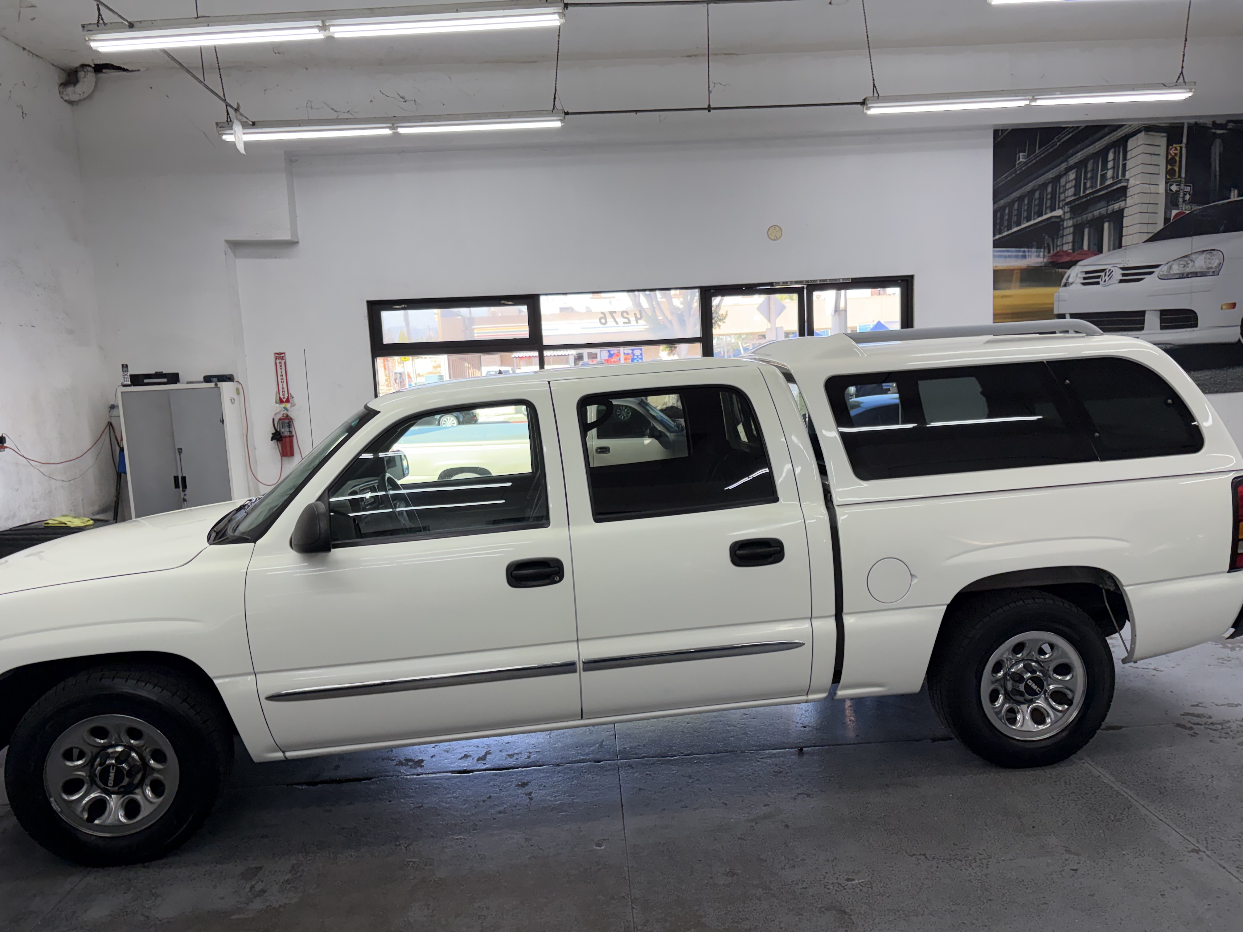 Used 2007 GMC Sierra 1500 2WD Crew Cab image 2
