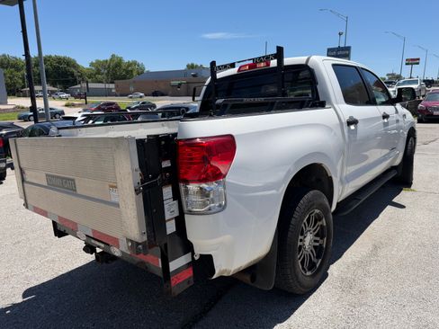 Used 2011 Toyota Tundra 4x4 CrewMax image 5