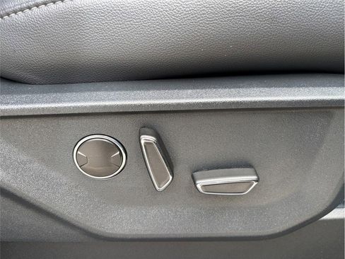 Used 2025 Ford F150 Lariat image 50