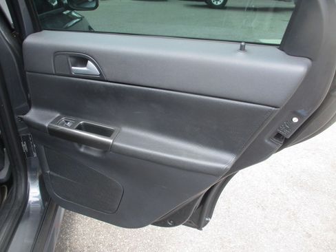 Used 2010 Volvo S40 T5 R-Design image 18