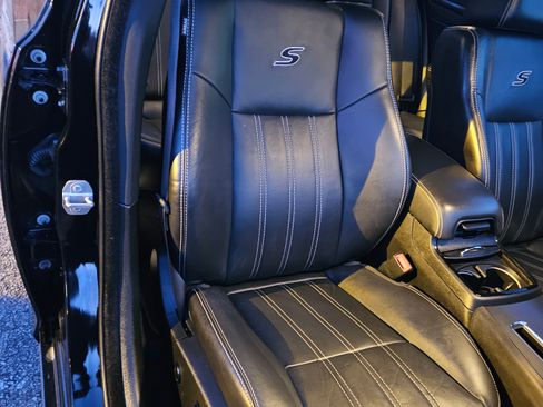 Used 2014 Chrysler 300 S image 66