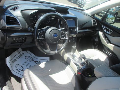 Used 2021 Subaru Forester Premium AWD/4WD image 5