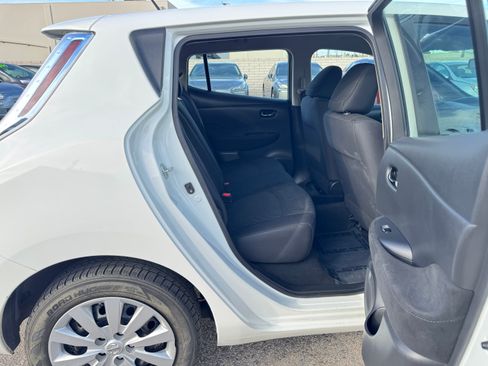 Used 2013 Nissan Leaf S image 19