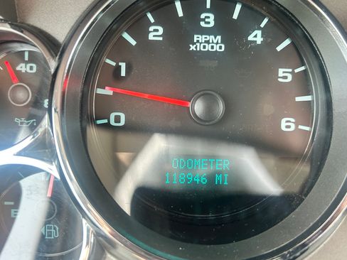 Used 2013 Chevrolet Silverado 2500 2WD Extended Cab image 11