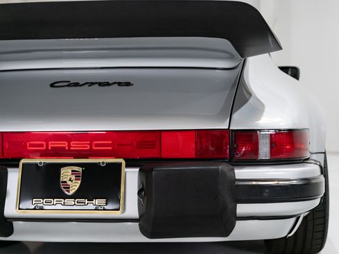 Used 1989 Porsche 911 Carrera Coupe RWD image 44