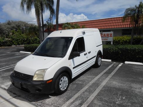 Used 2010 Ford Transit Connect XL image 1