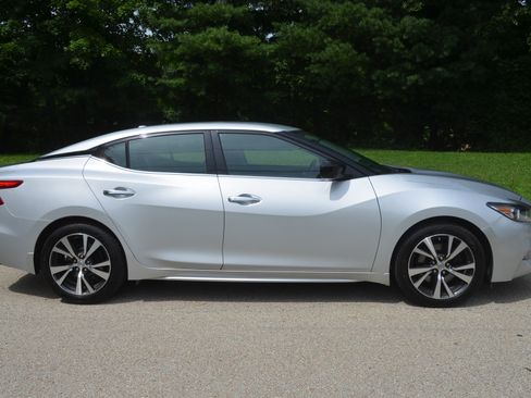 Used 2017 Nissan Maxima 3.5 S FWD image 6