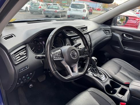 Used 2018 Nissan Rogue SL image 8