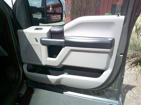 Used 2018 Ford F150 STX image 10