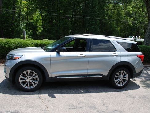 Used 2022 Ford Explorer 4WD Limited image 15