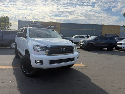 Used 2018 Toyota Sequoia 4WD TRD Sport image 23