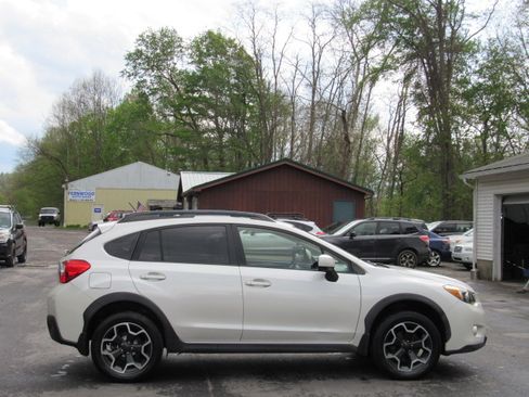 Used 2013 Subaru XV Crosstrek 2.0i Premium AWD/4WD image 9