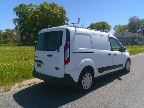 Used 2019 Ford Transit Connect XLT image 3