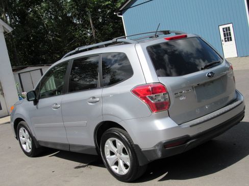 Used 2014 Subaru Forester 2.5i Premium AWD/4WD image 5