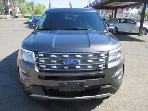 Used 2017 Ford Explorer 4WD XLT image 18