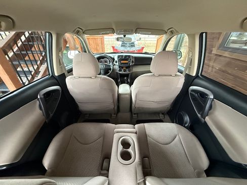 Used 2008 Toyota RAV4 image 18