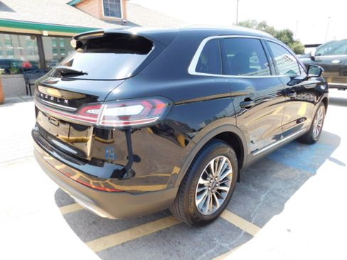Used 2022 Lincoln Nautilus FWD image 9