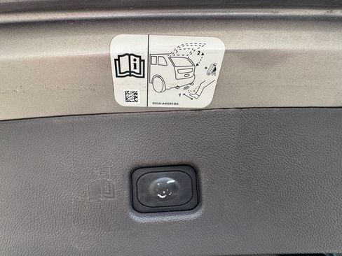Used 2017 Lincoln MKX Select image 36