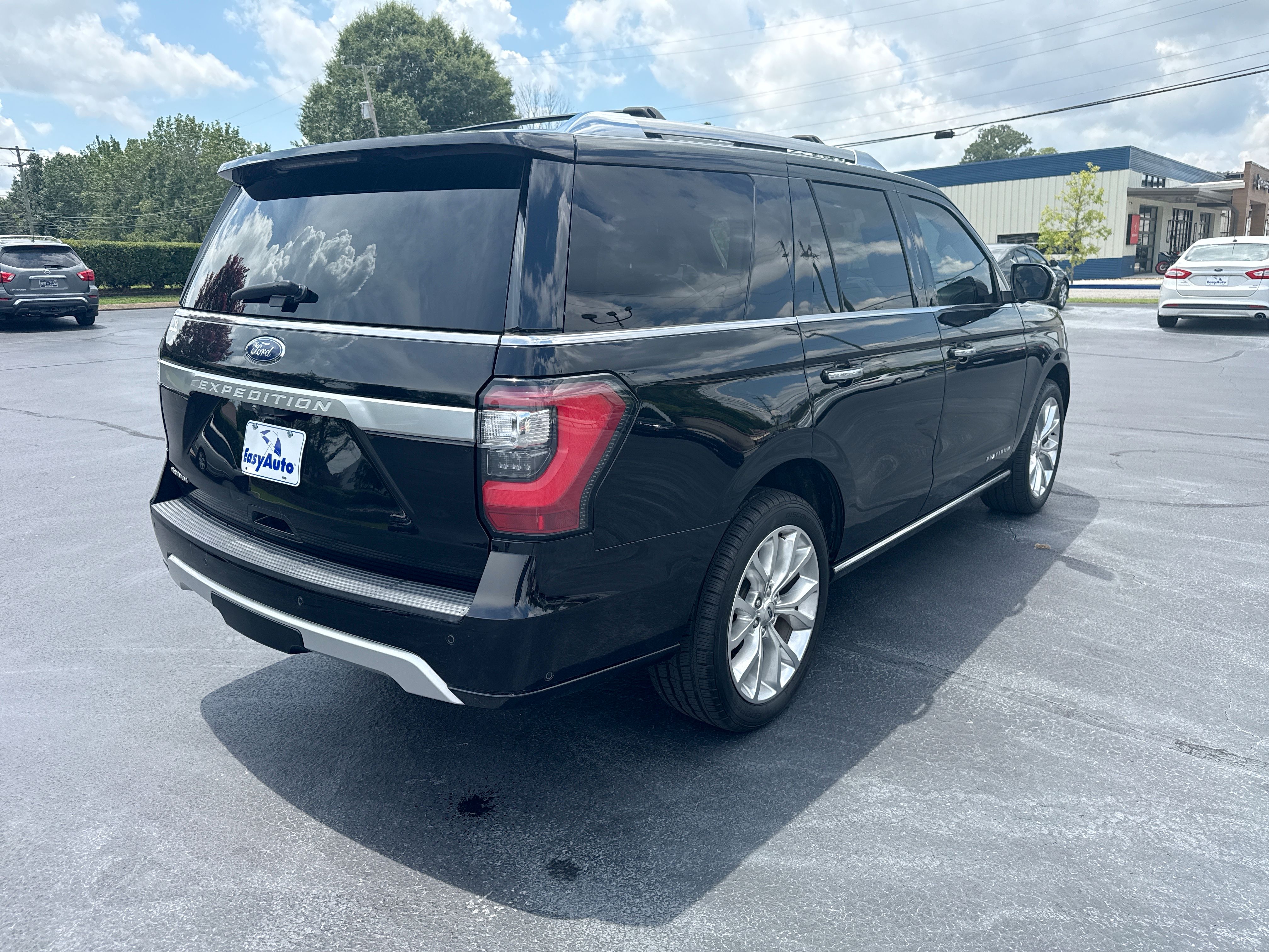 Used 2019 Ford Expedition 2WD Platinum image 5