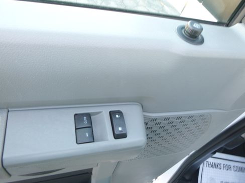 Used 2014 Ford E-150 and Econoline 150 XLT image 12