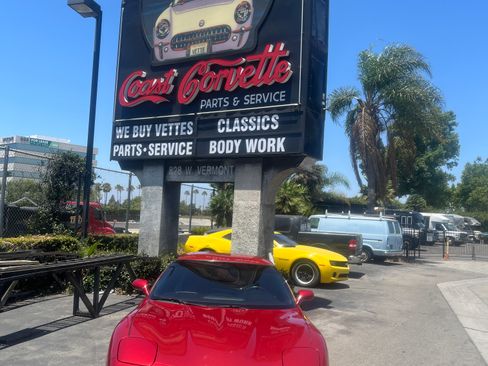 Used 1998 Chevrolet Corvette Coupe RWD image 10