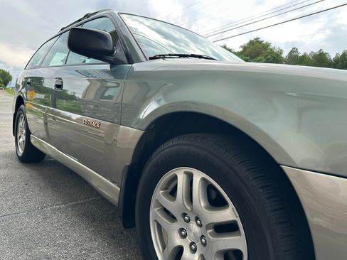 Used 2004 Subaru Outback Wagon AWD/4WD image 10