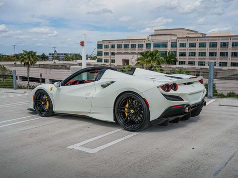 Used 2022 Ferrari F8 Spider Spider image 3