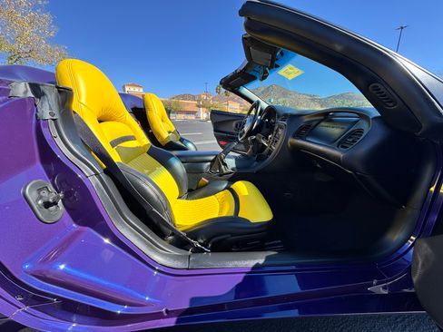 Used 1998 Chevrolet Corvette image 23