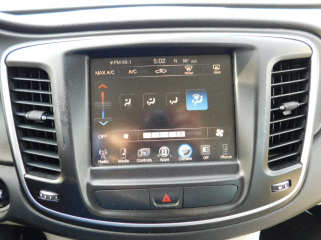 Used 2016 Chrysler 200 Limited FWD image 16