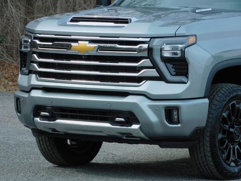Used 2025 Chevrolet Silverado 2500 High Country image 14