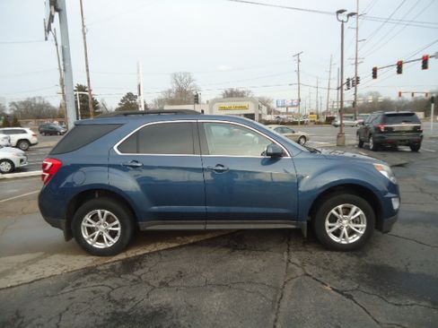 Used 2017 Chevrolet Equinox LT image 16