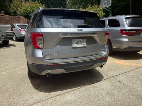 Used 2022 Ford Explorer 4WD Limited image 6
