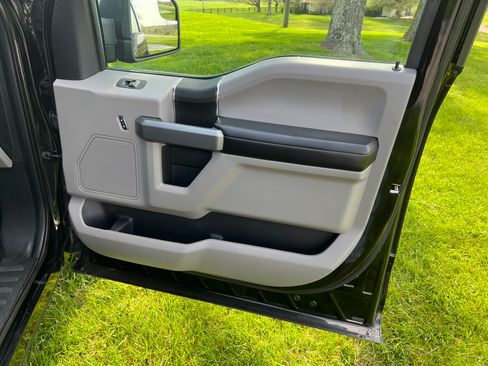 Used 2018 Ford F150 XLT image 28