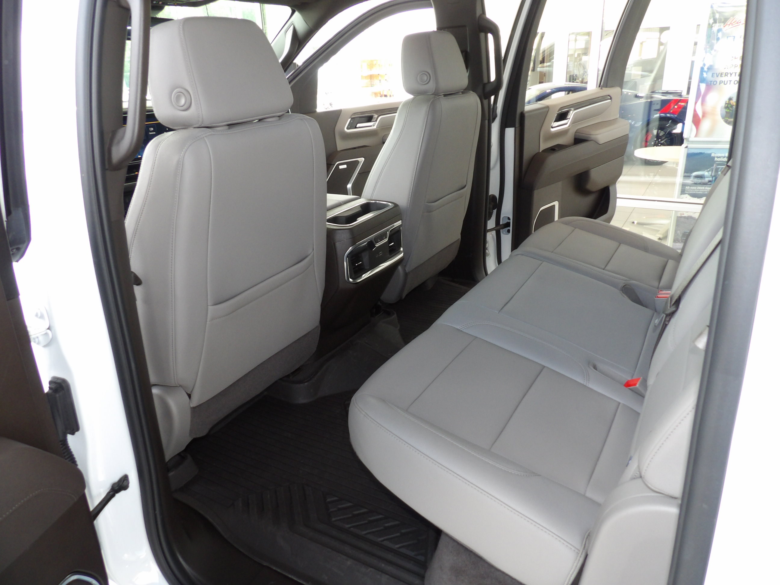 Used 2025 Chevrolet Silverado 3500 4x4 Crew Cab LTZ image 27