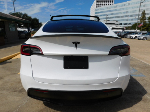 Used 2022 Tesla Model Y AWD Performance image 6