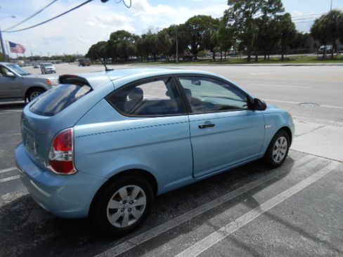 Used 2009 Hyundai Accent GS Hatchback FWD image 7