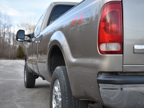 Used 2005 Ford F250 XLT image 12