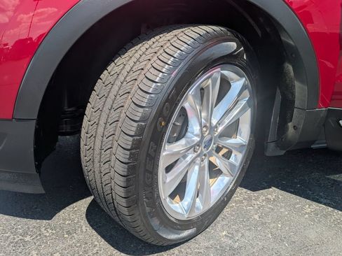 Used 2019 Ford Explorer XLT FWD image 6