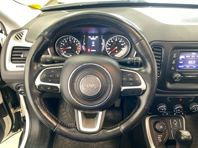 Used 2018 Jeep Compass Latitude AWD/4WD image 18